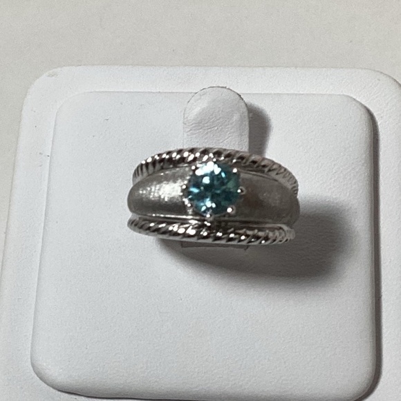 NEW 14k W. GOLD BLUE ZIRCON RING - Picture 7 of 8